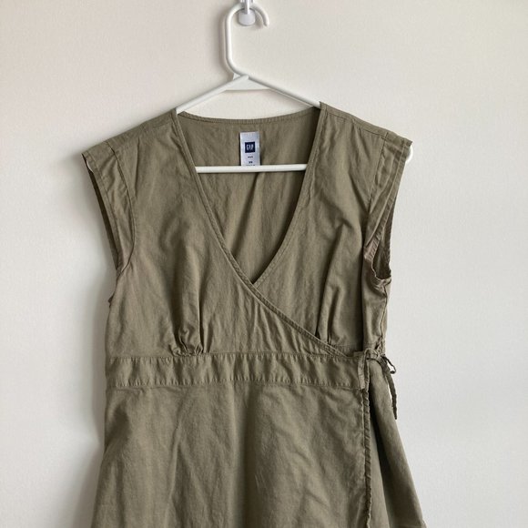 GAP Olive Wrap-top - Picture 1 of 3